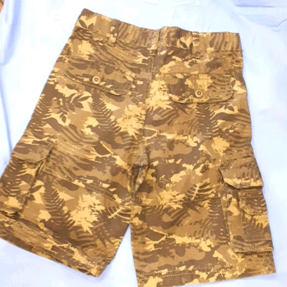 Boys Camo Cargo Shorts - Picture 2 of 2